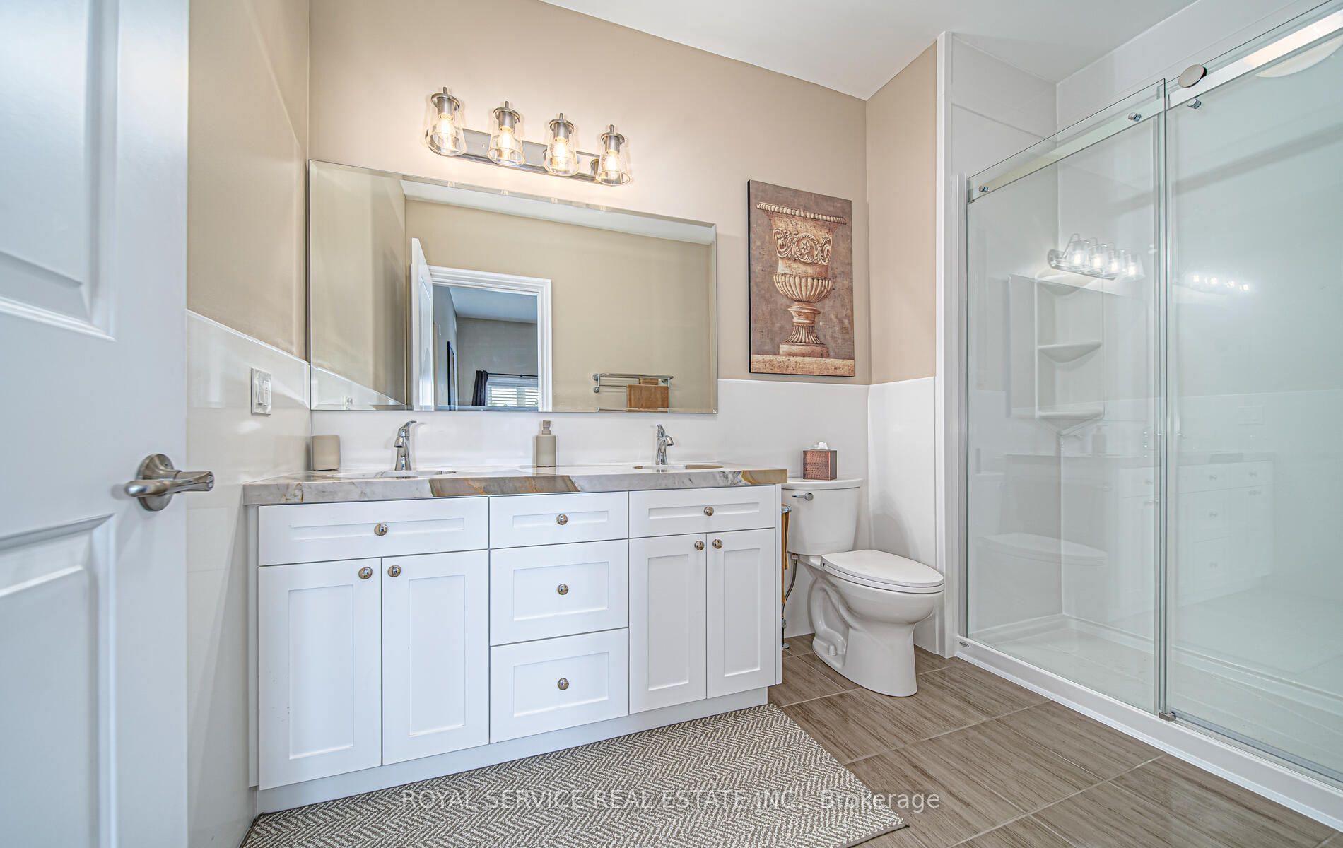 25 King St, #207