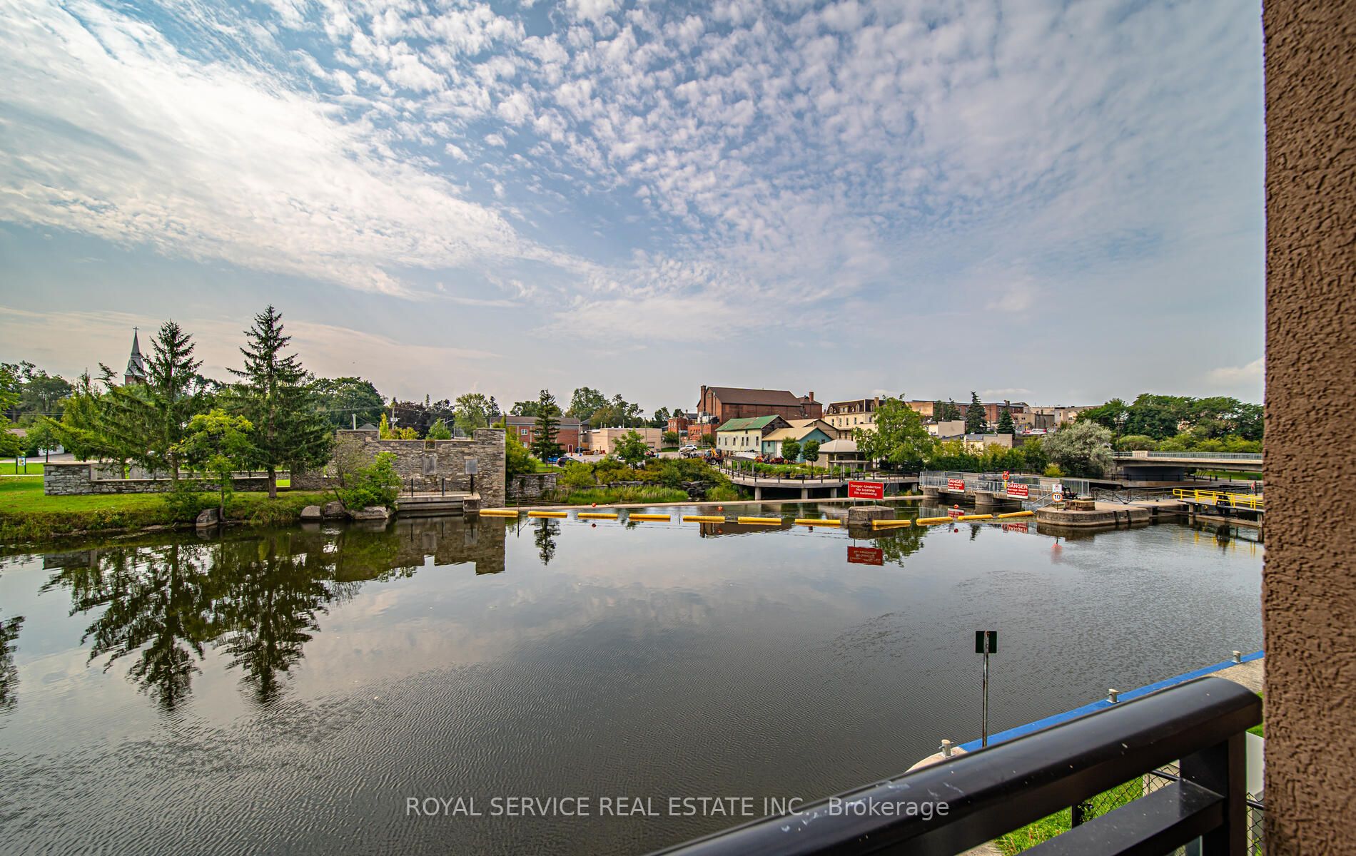 25 King St, #207