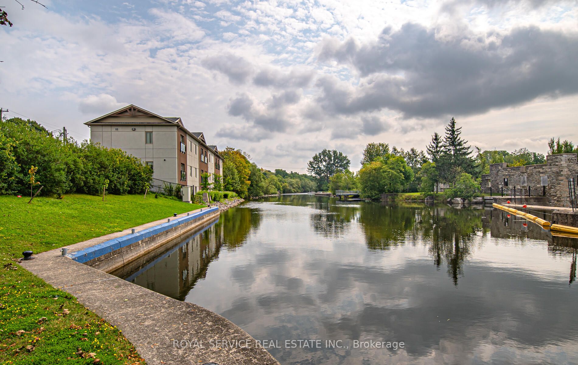 25 King St, #207