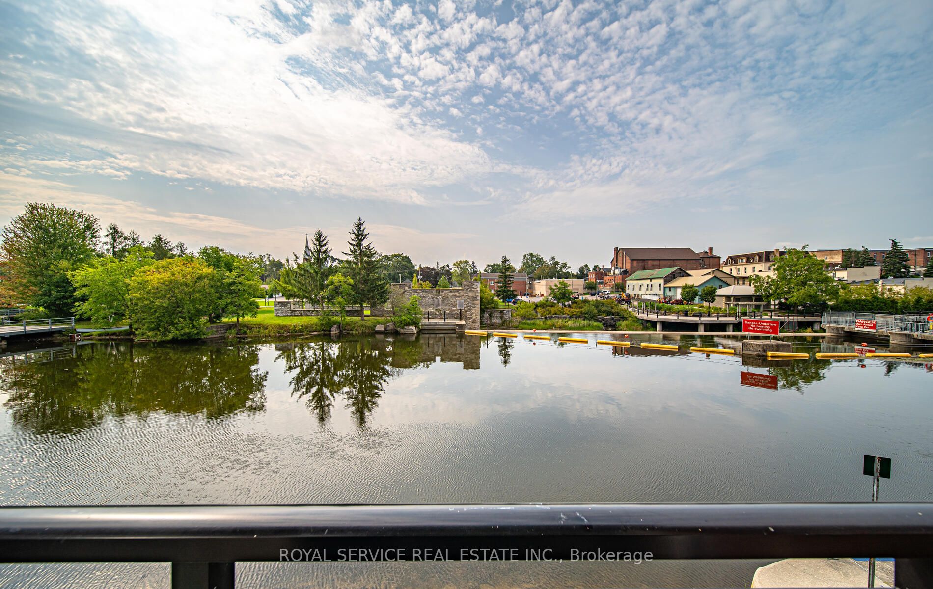25 King St, #207