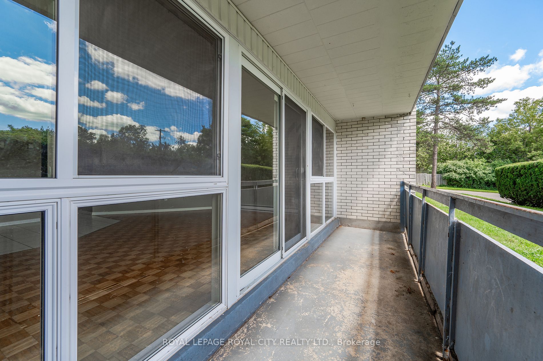 105 Conroy Cres, #103