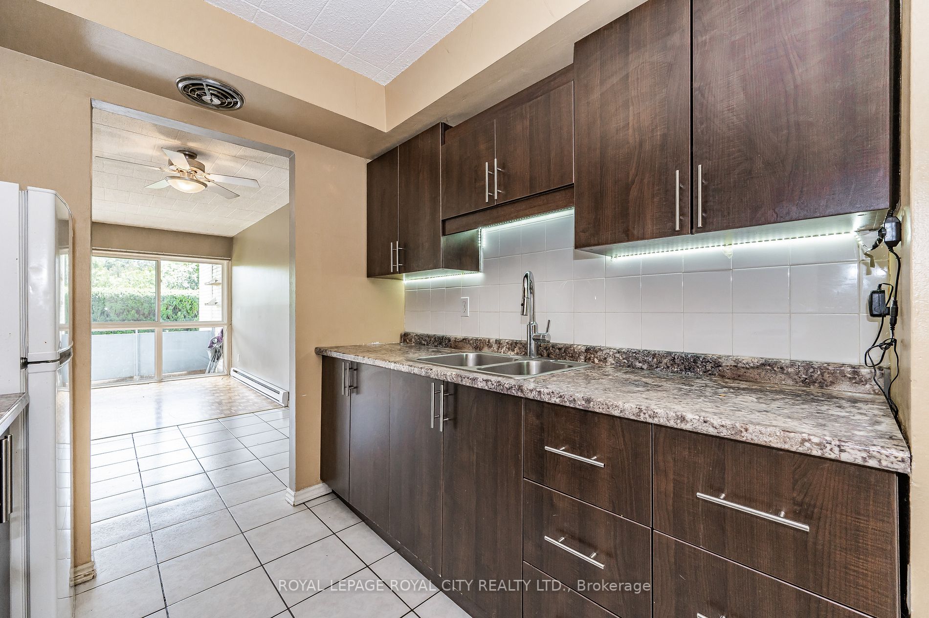 105 Conroy Cres, #103