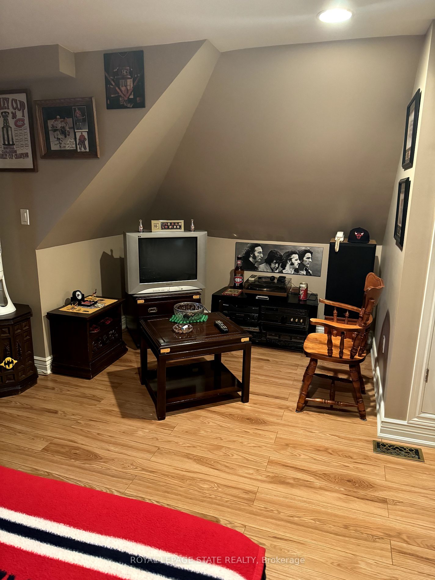32 Rosslyn Avenue S