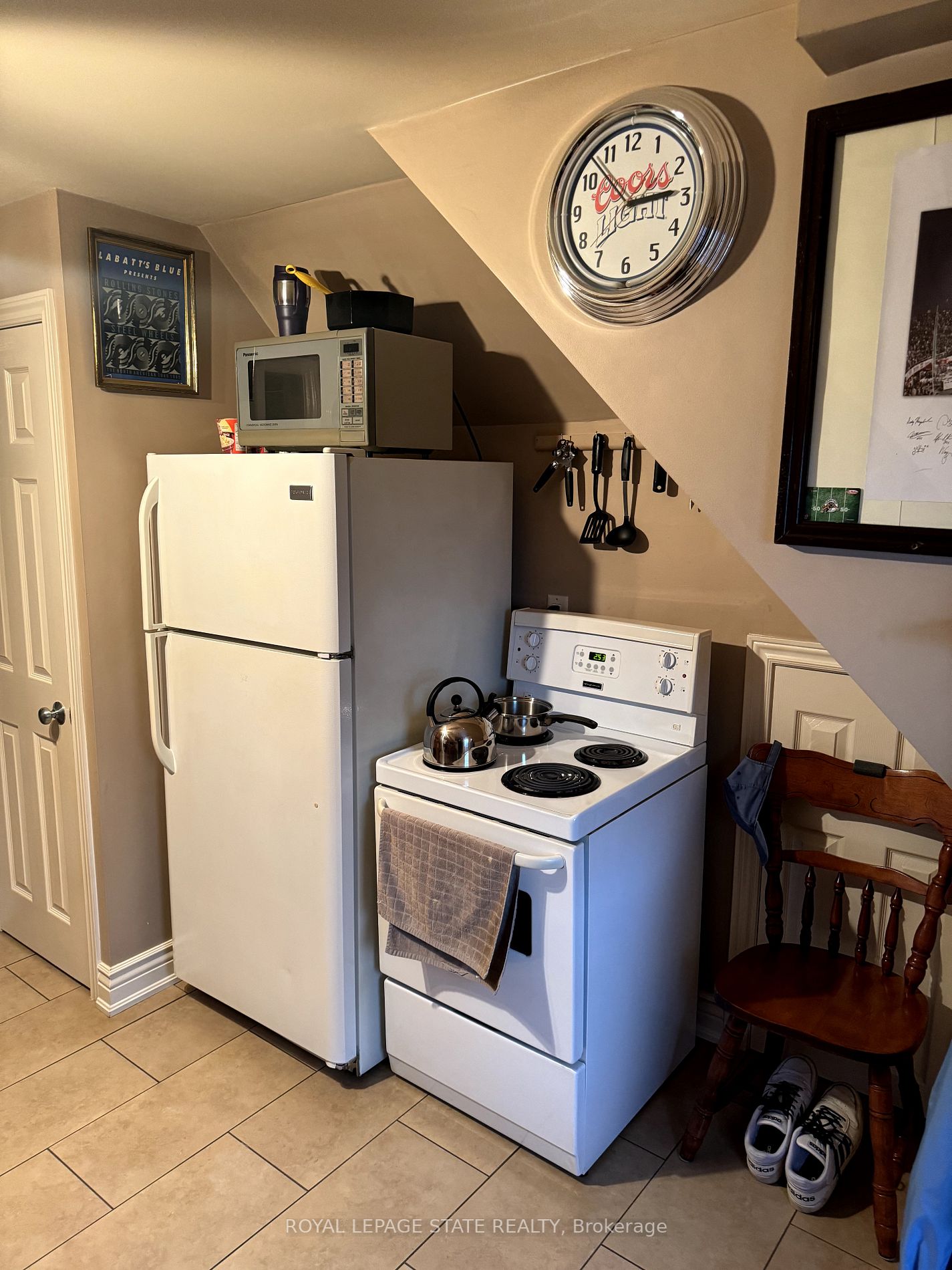 32 Rosslyn Avenue S
