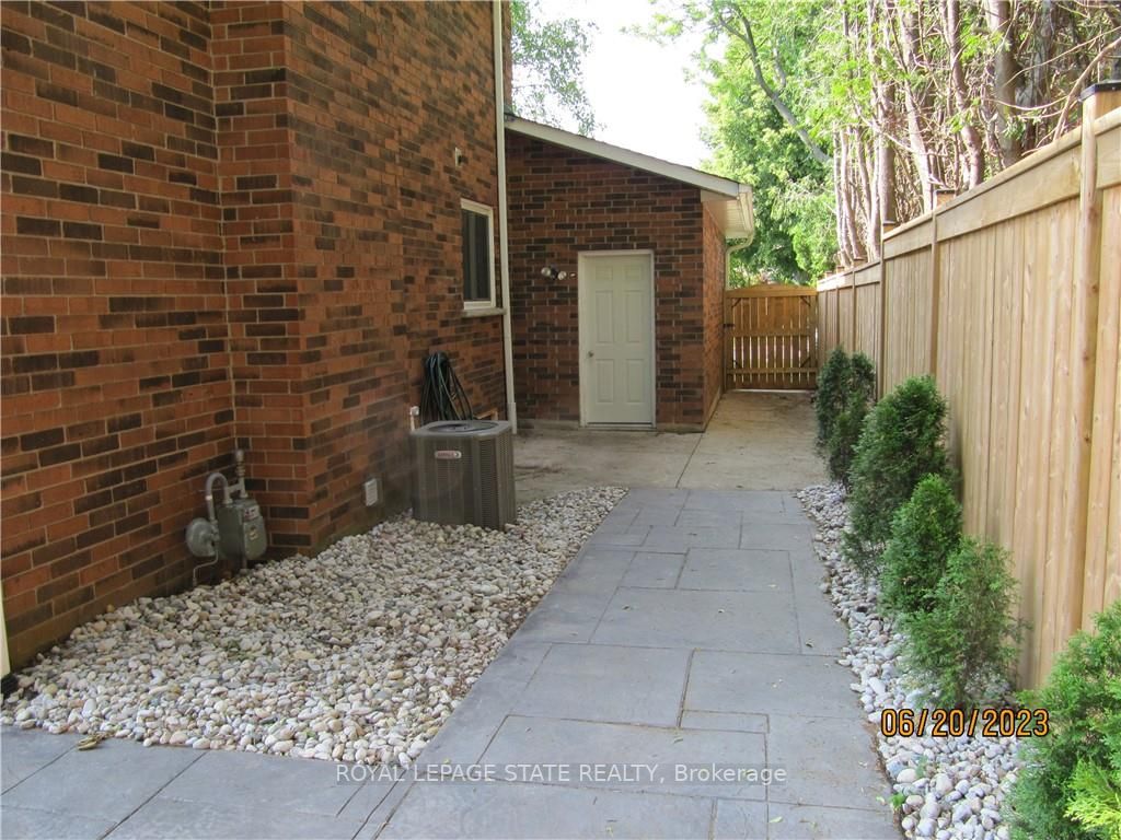 26 Abbey Close