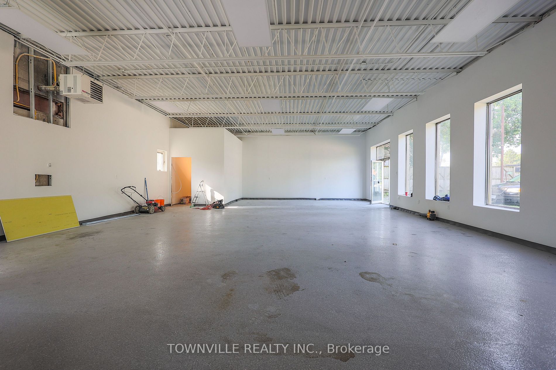 9591 Wellington Rd
