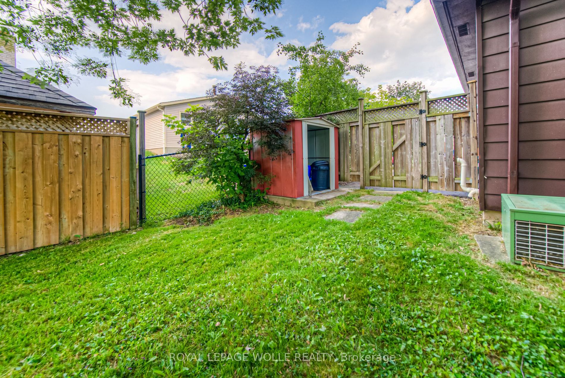 106 Millwood Crescent