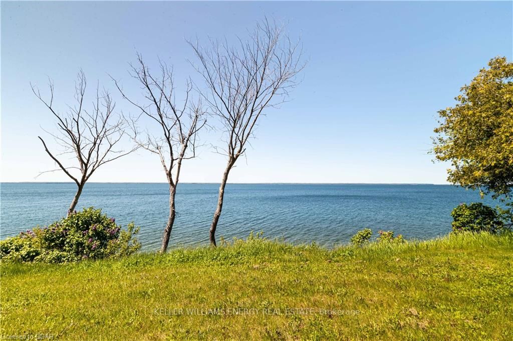 5062 Long Point Rd