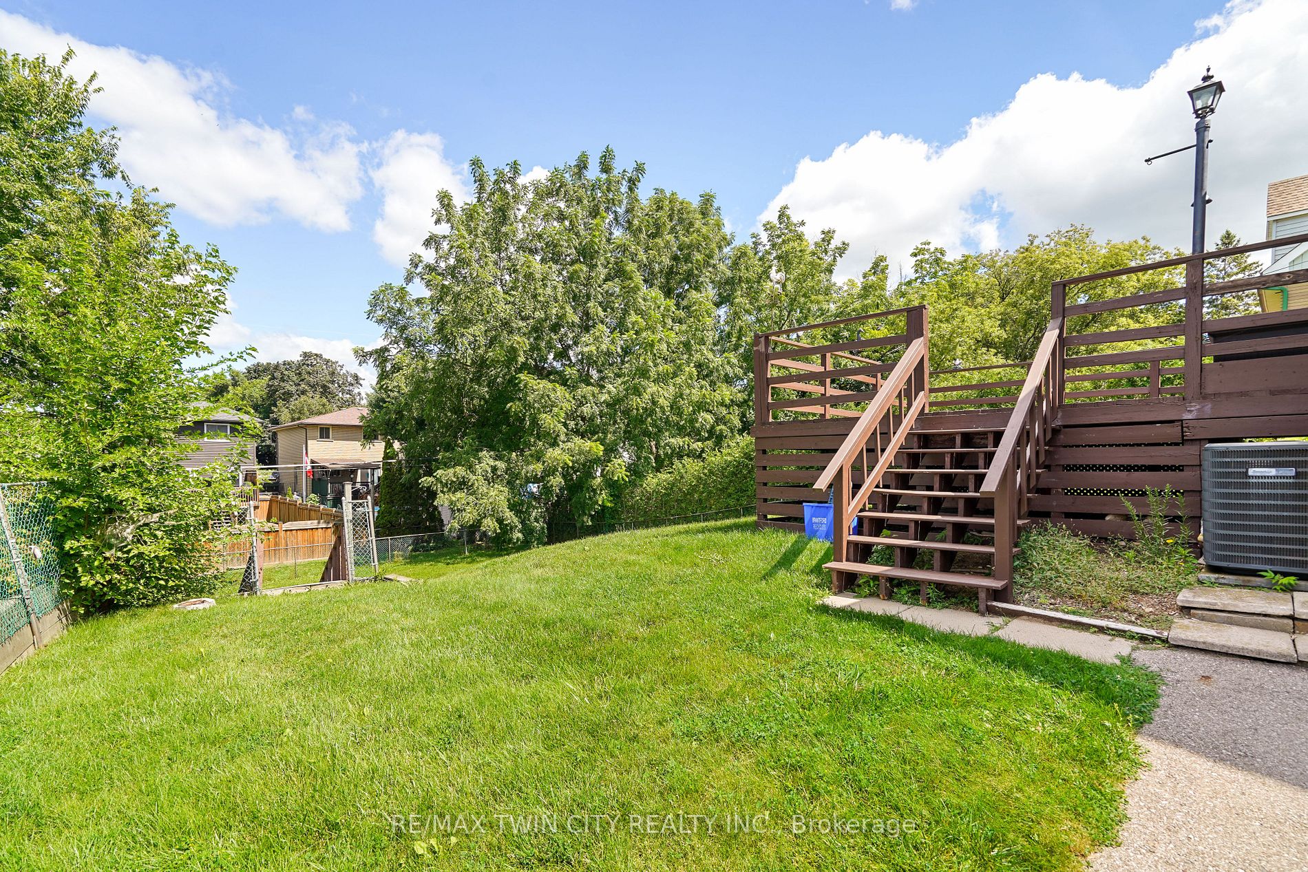 370 Chatham St