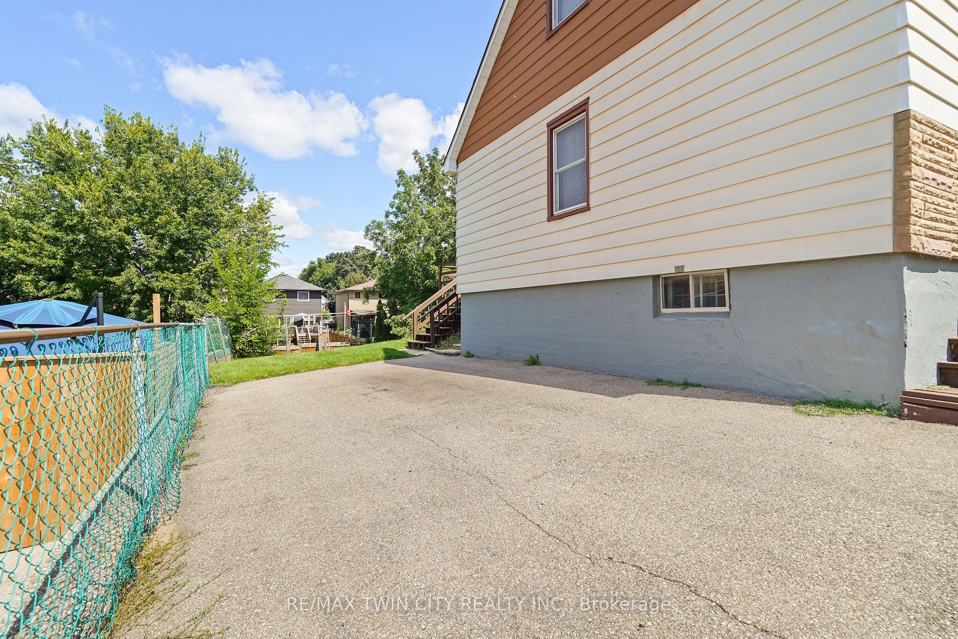 370 Chatham St