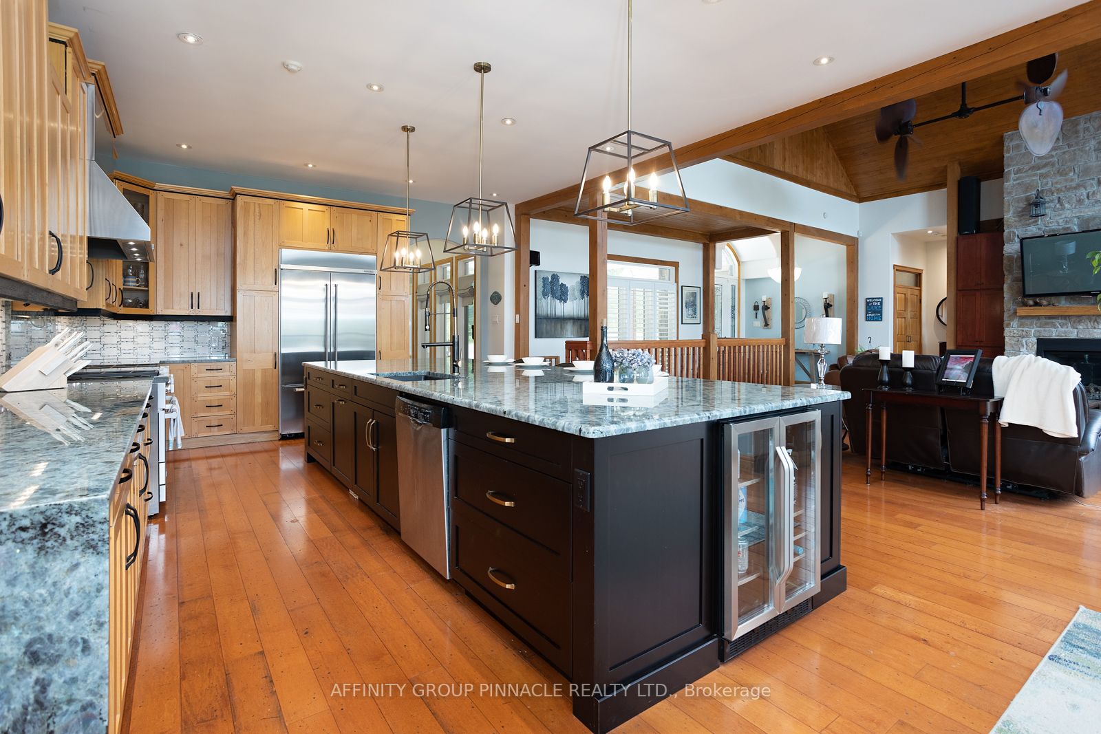 10 Bayview Dr