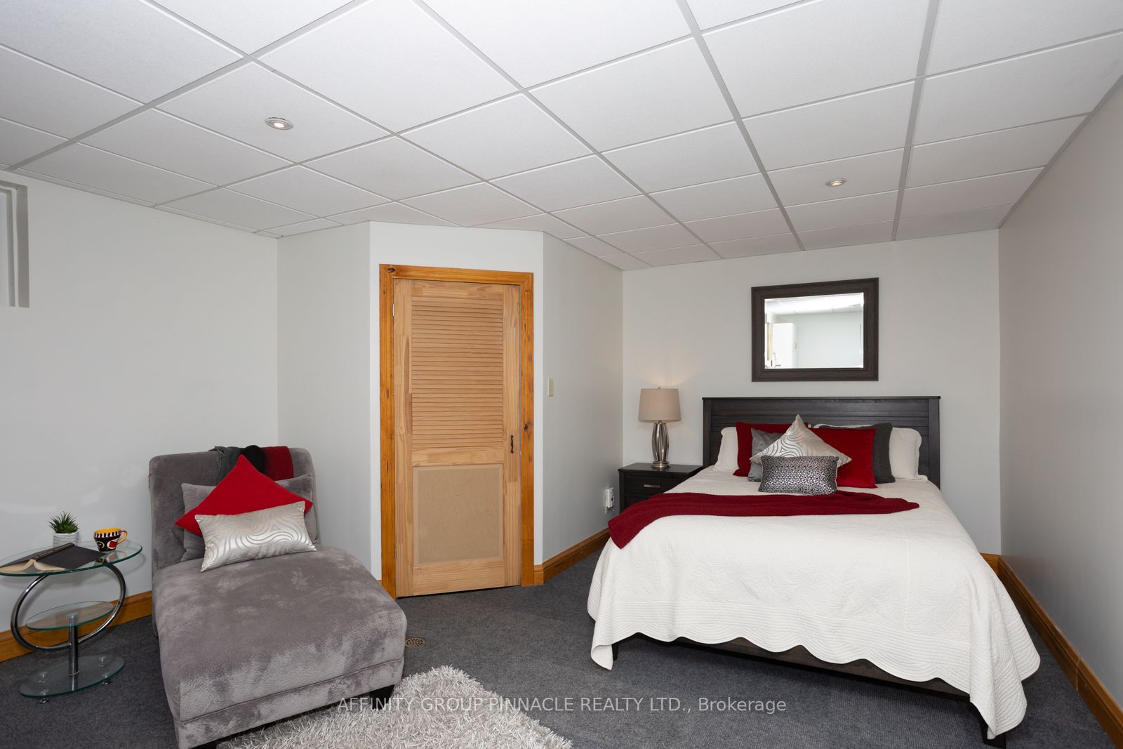 10 Bayview Dr