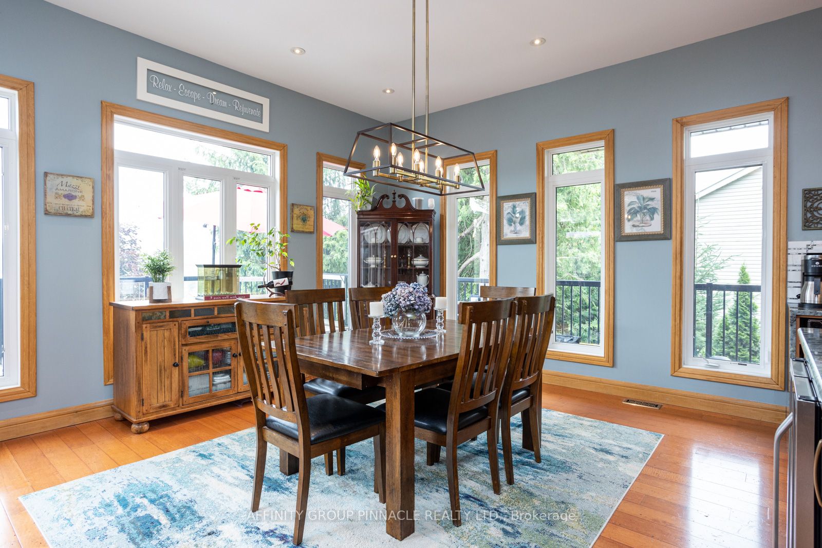 10 Bayview Dr