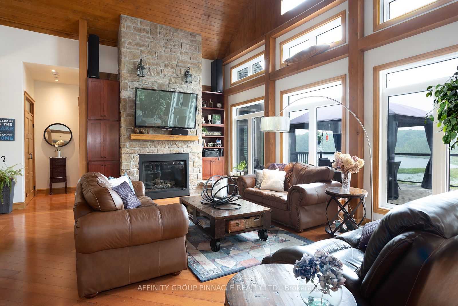 10 Bayview Dr
