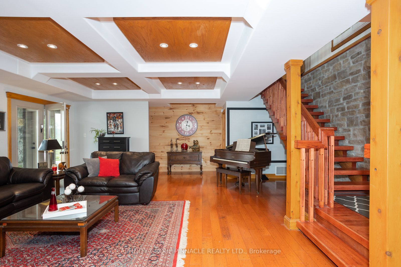 10 Bayview Dr