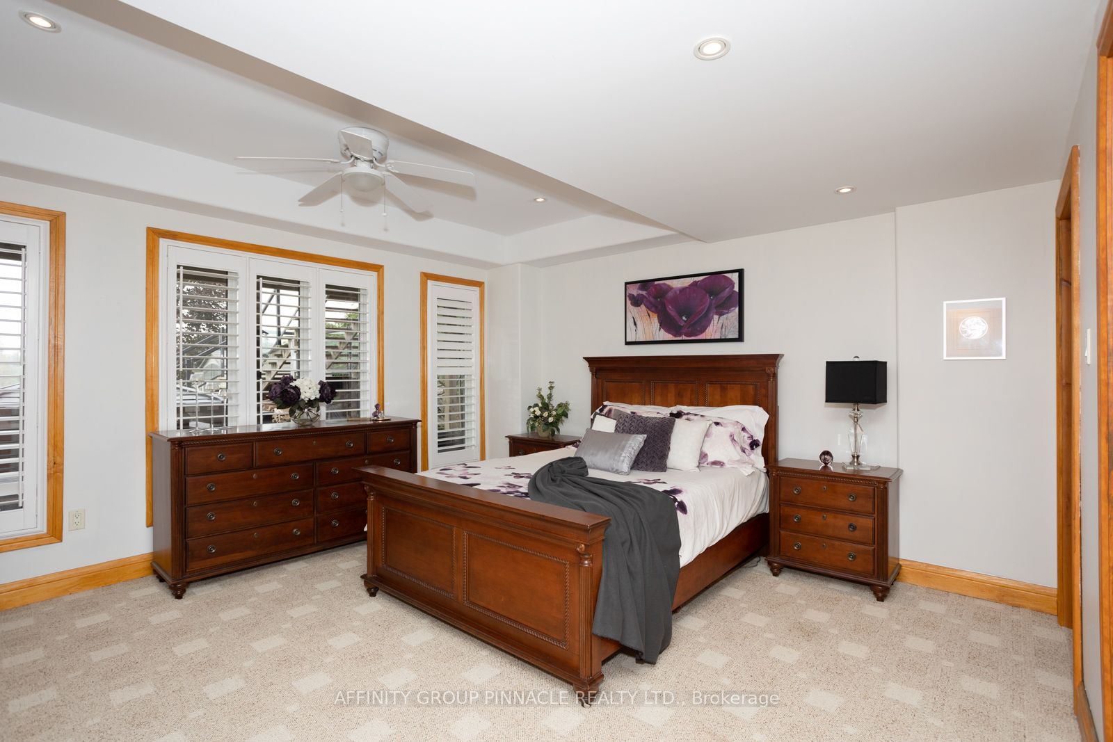 10 Bayview Dr