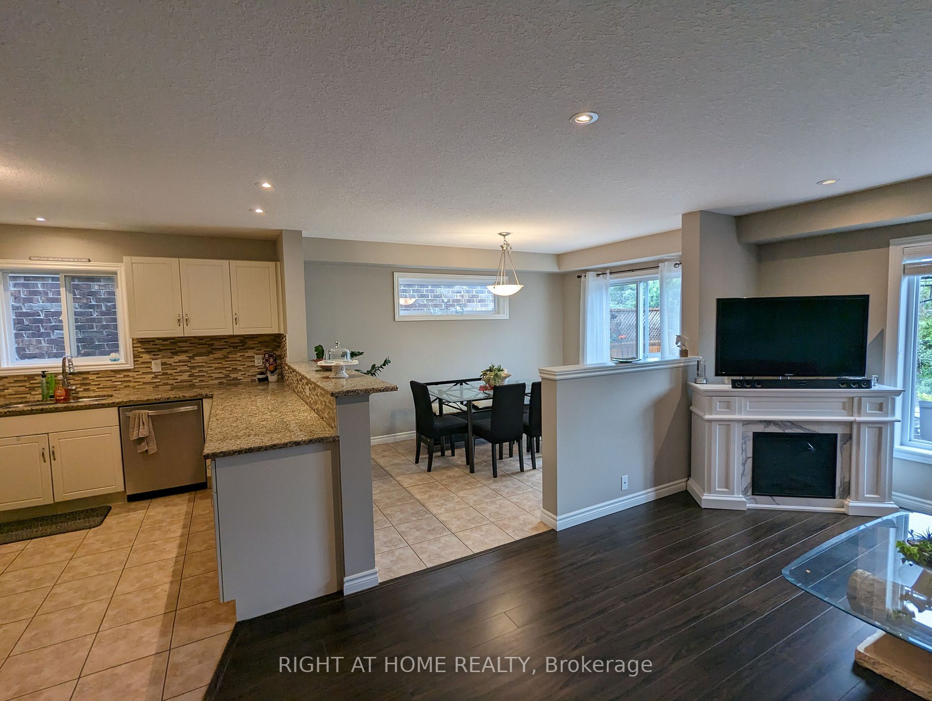 Listing X6743988 - Large Photo # 11