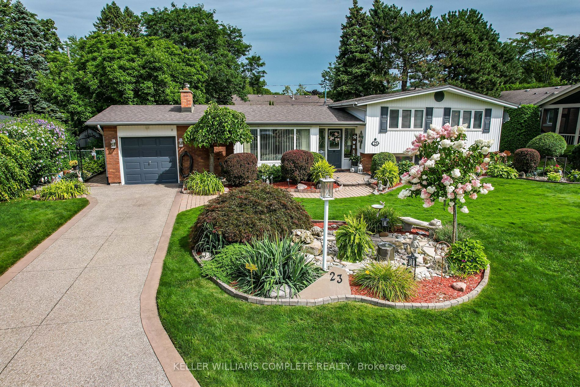 23 Mcnab Dr