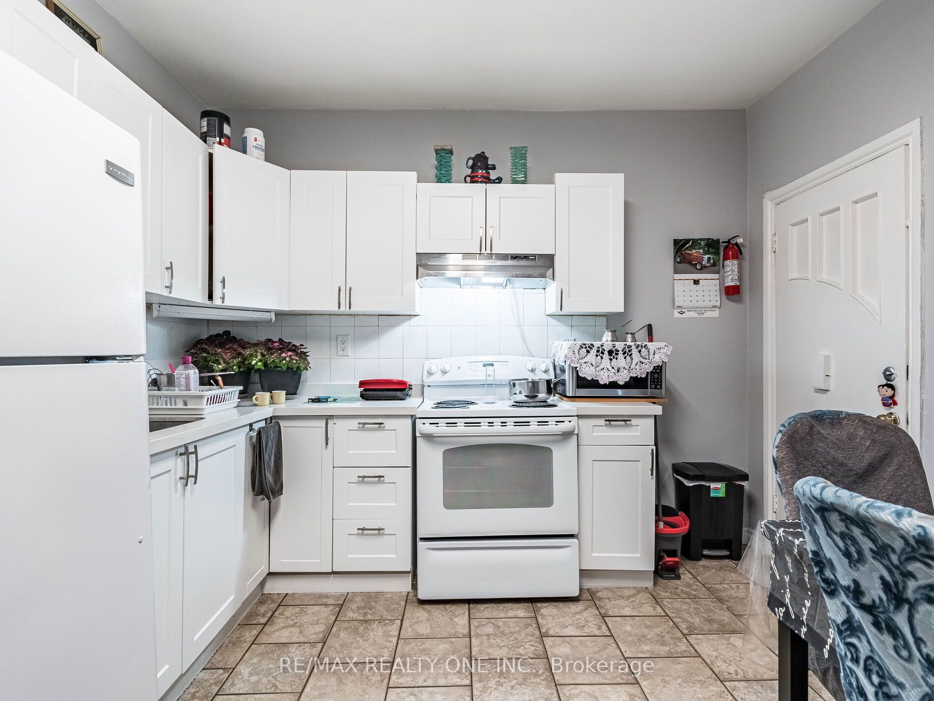 79 Chestnut Ave