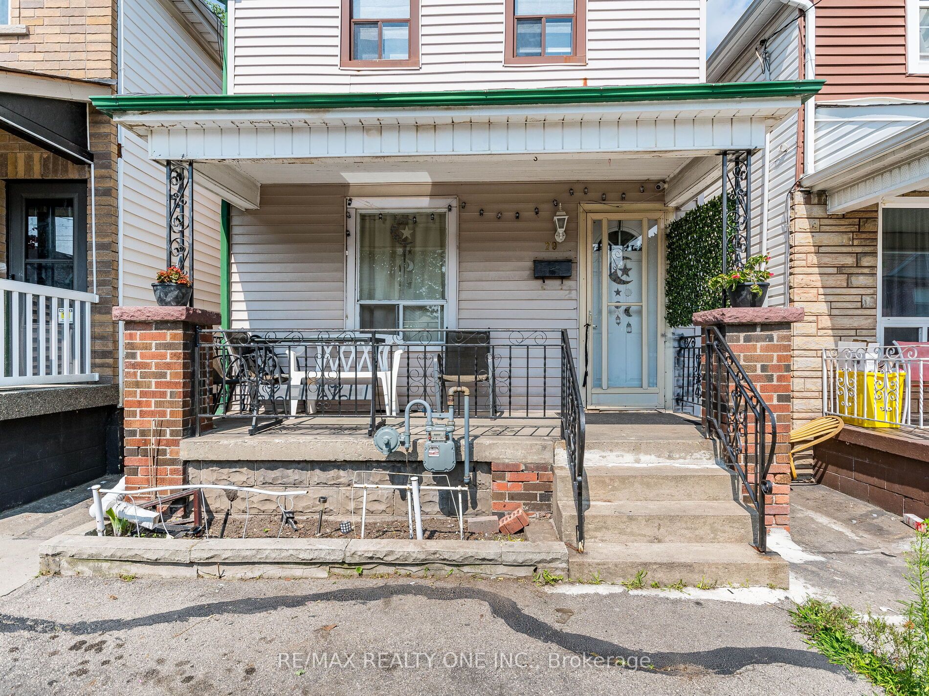 79 Chestnut Ave