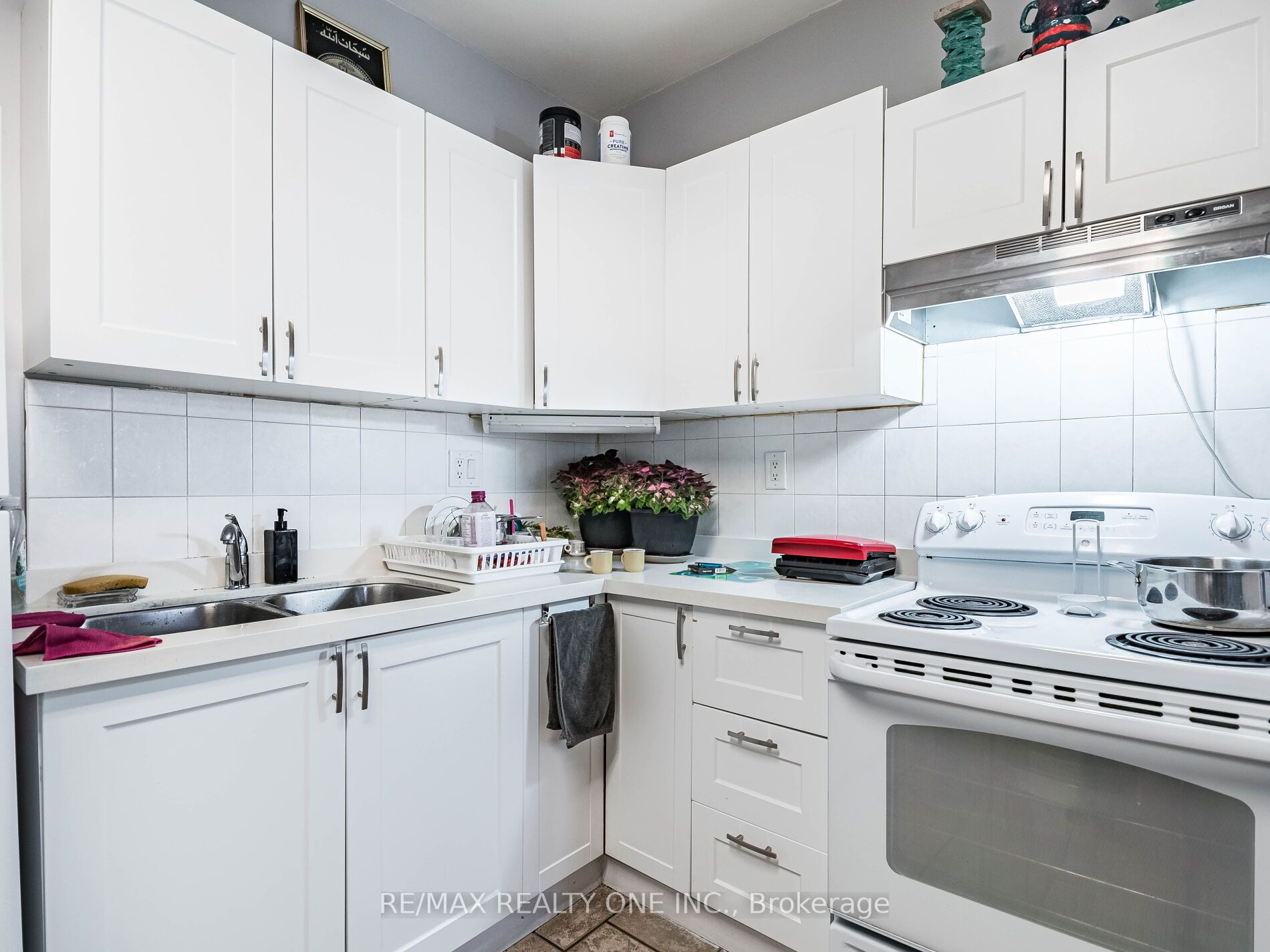 79 Chestnut Ave