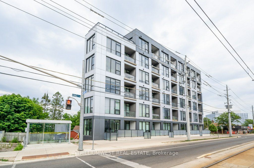 690 King St W, #601