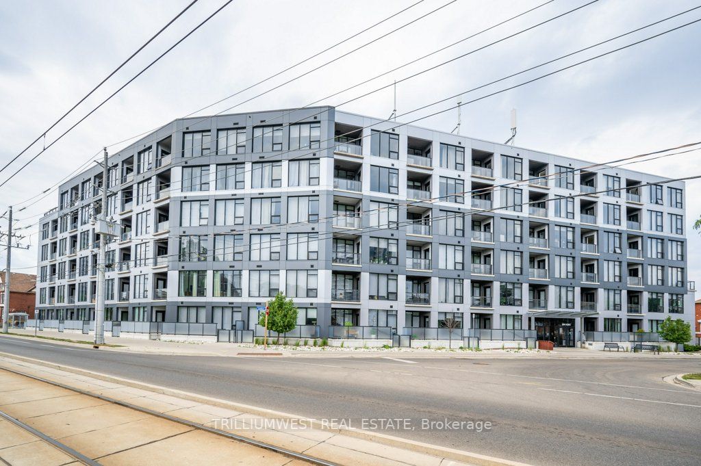 690 King St W, #601