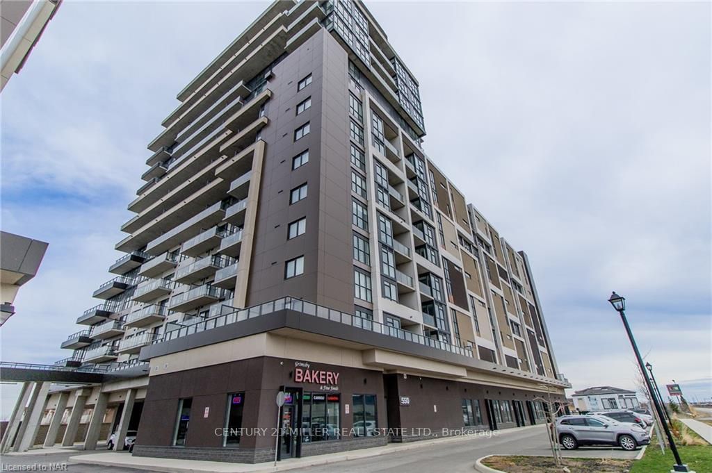 560 North Service Rd, #303