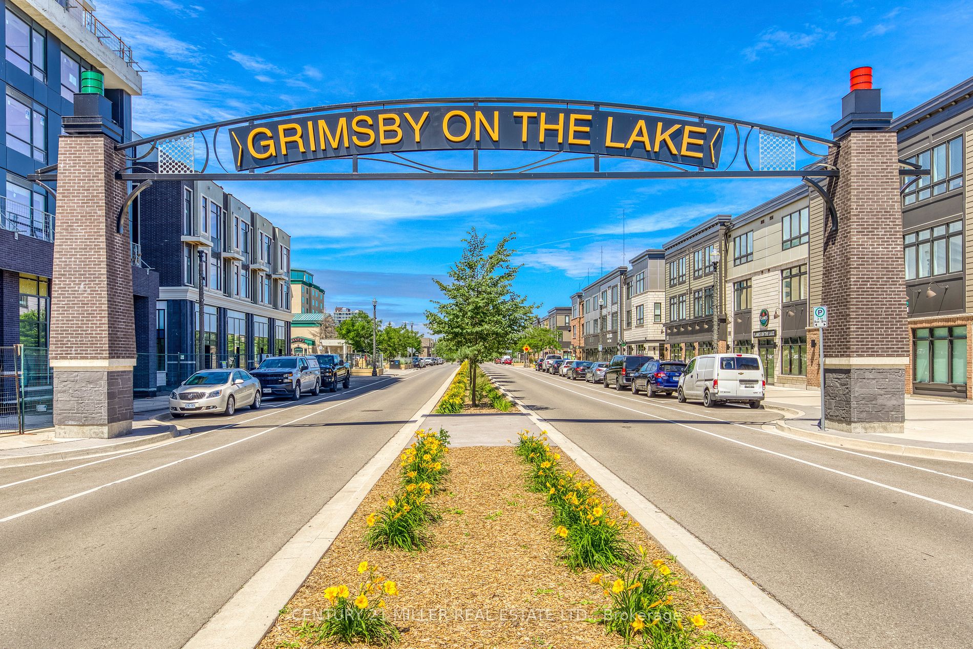 560 North Service Rd, #303