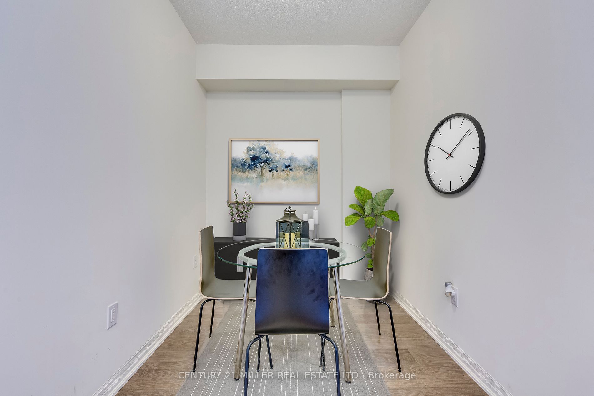 560 North Service Rd, #303