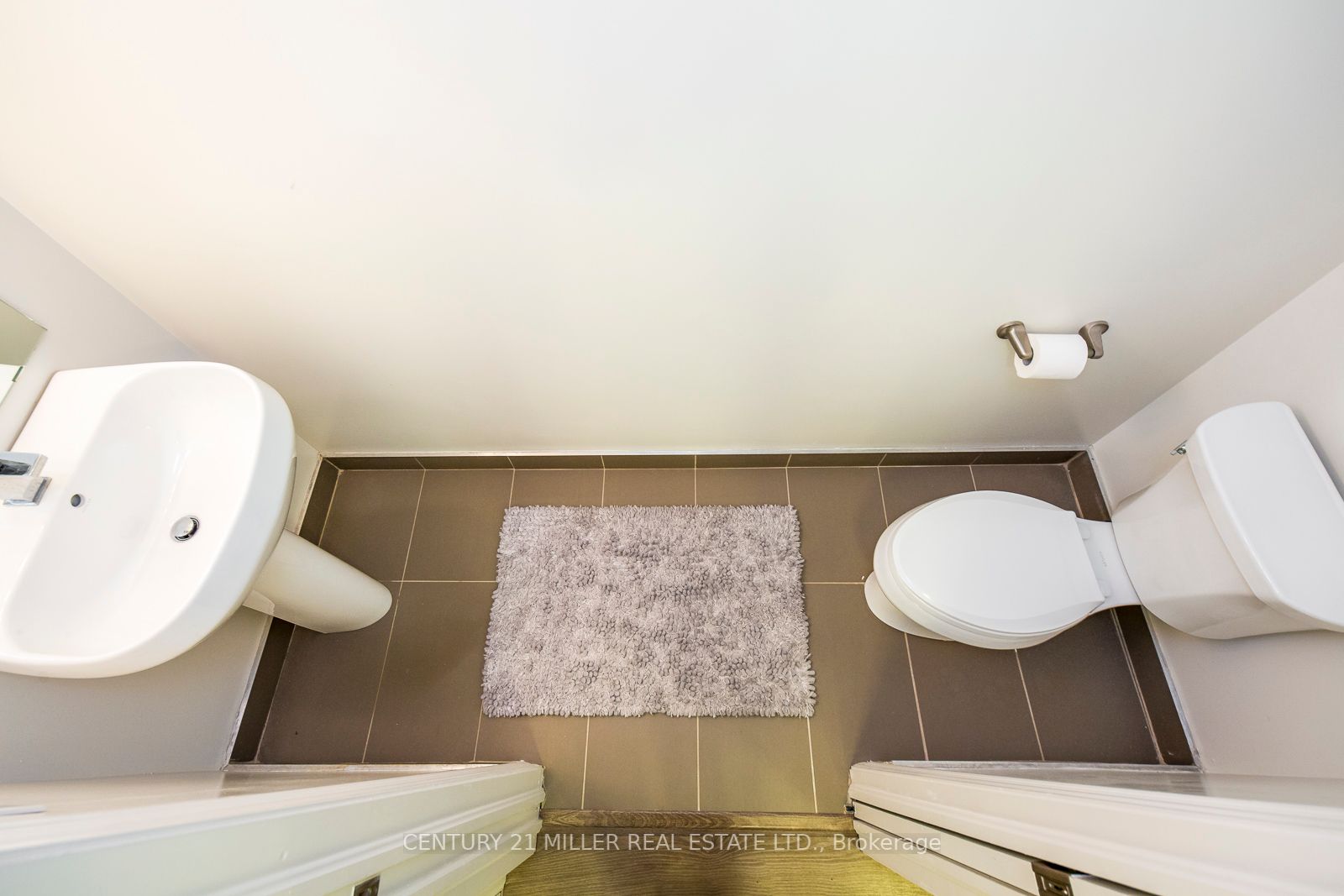 560 North Service Rd, #303