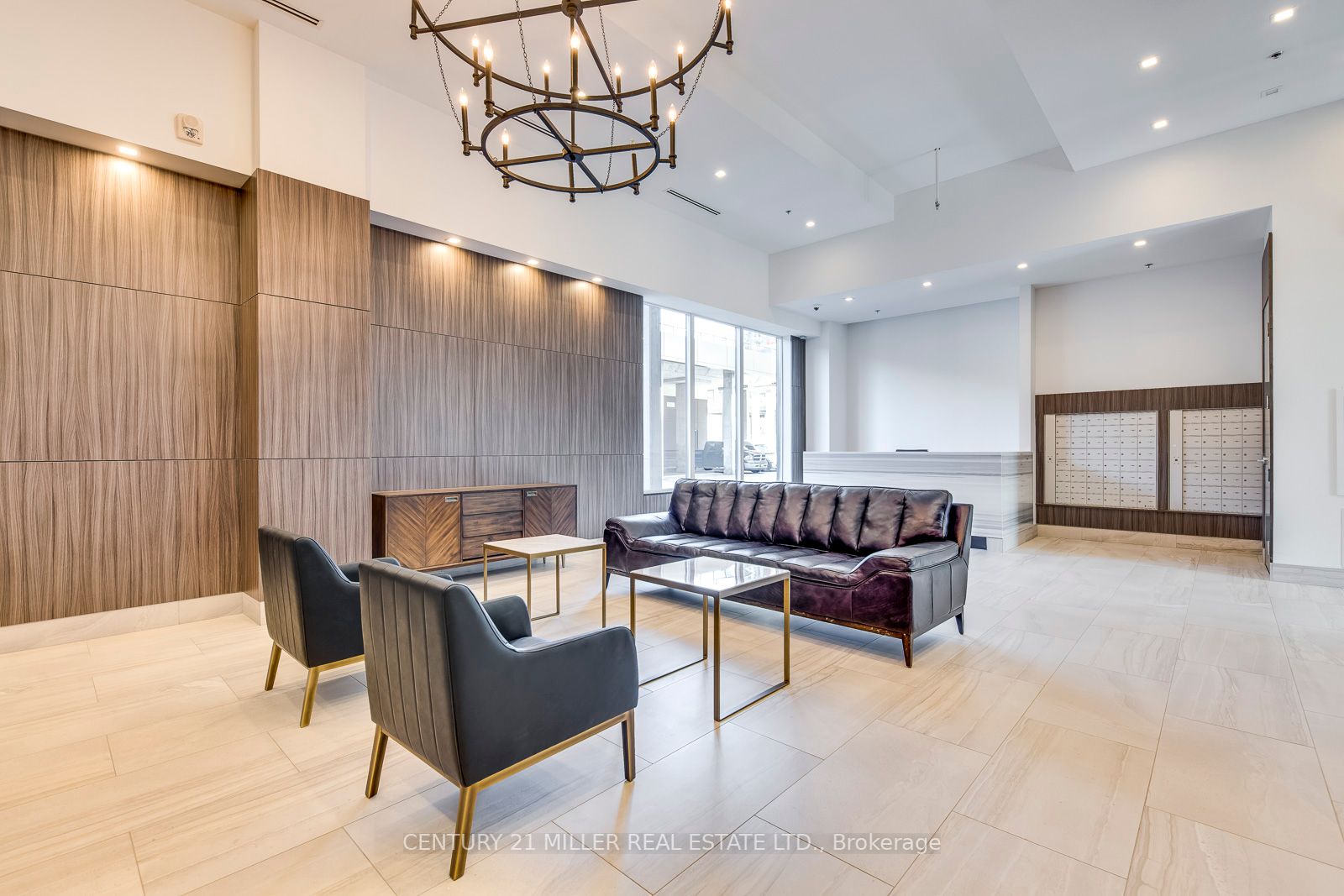 560 North Service Rd, #303