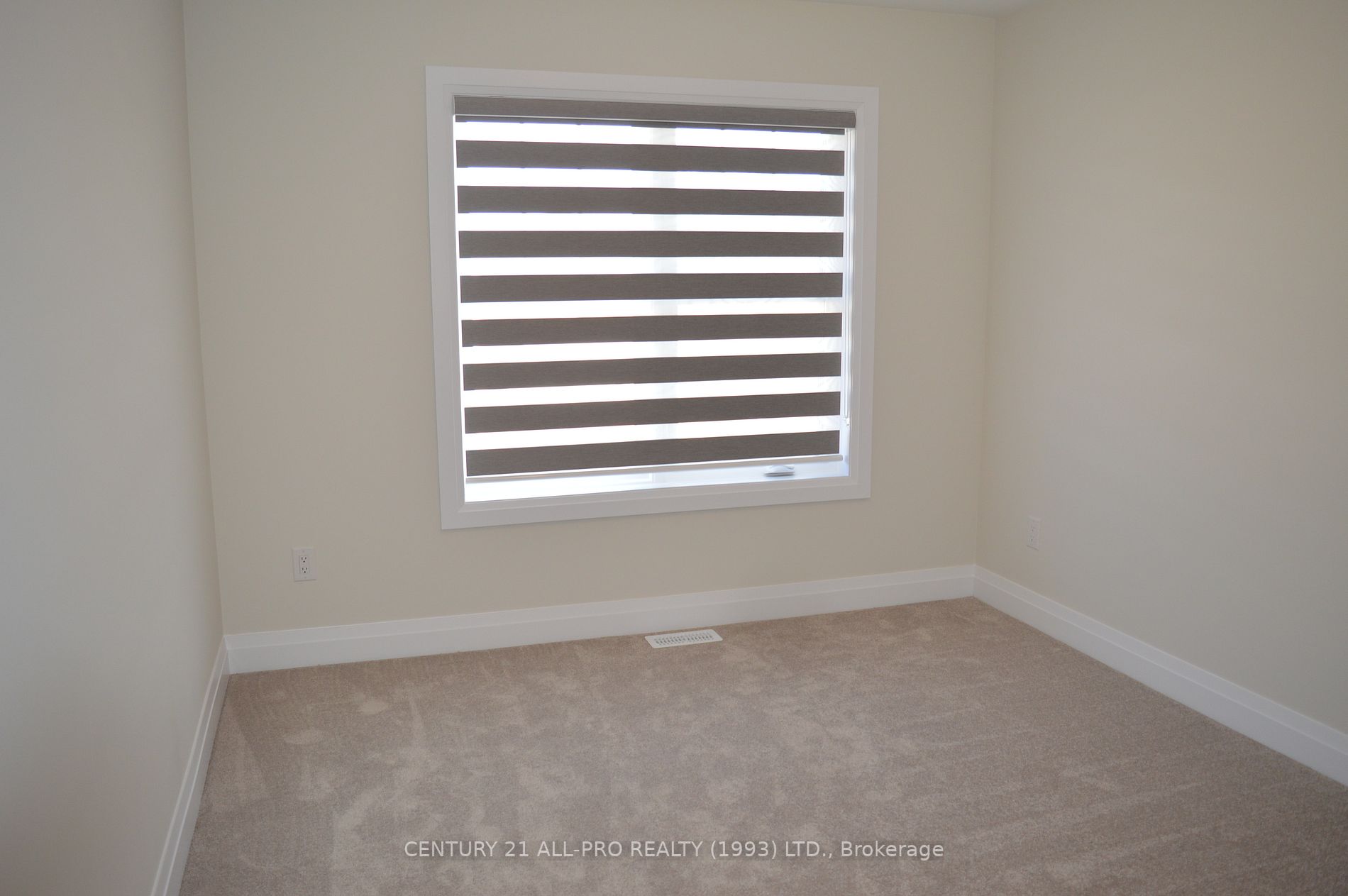 12 Fairhurst St