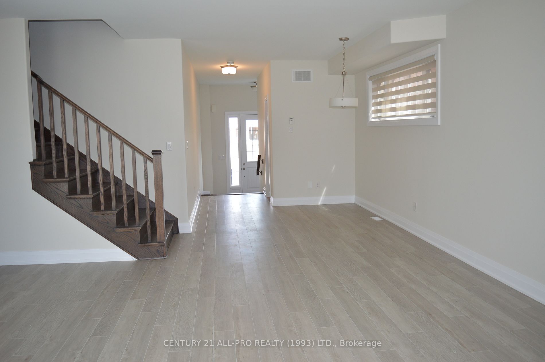 12 Fairhurst St
