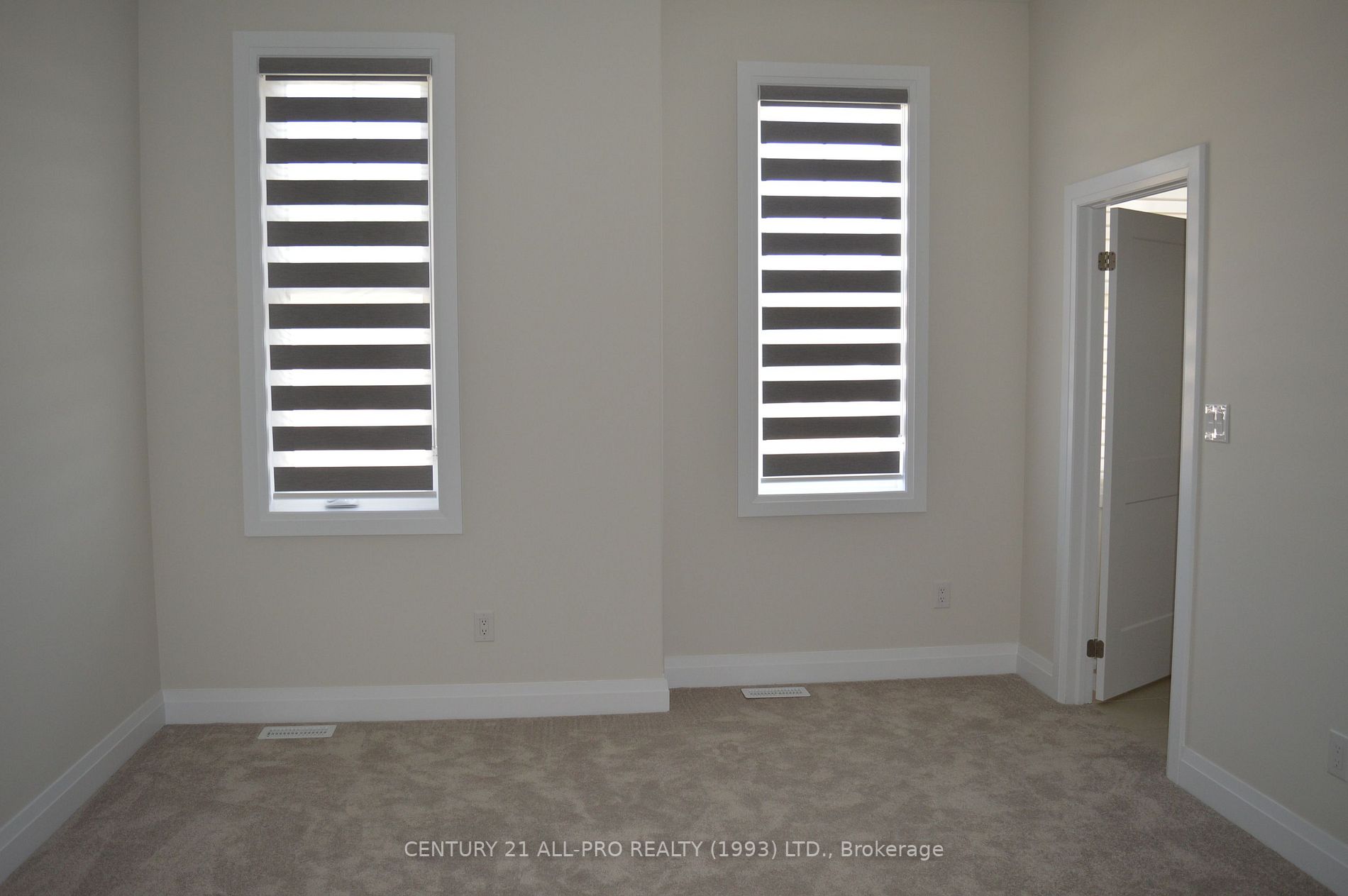 12 Fairhurst St