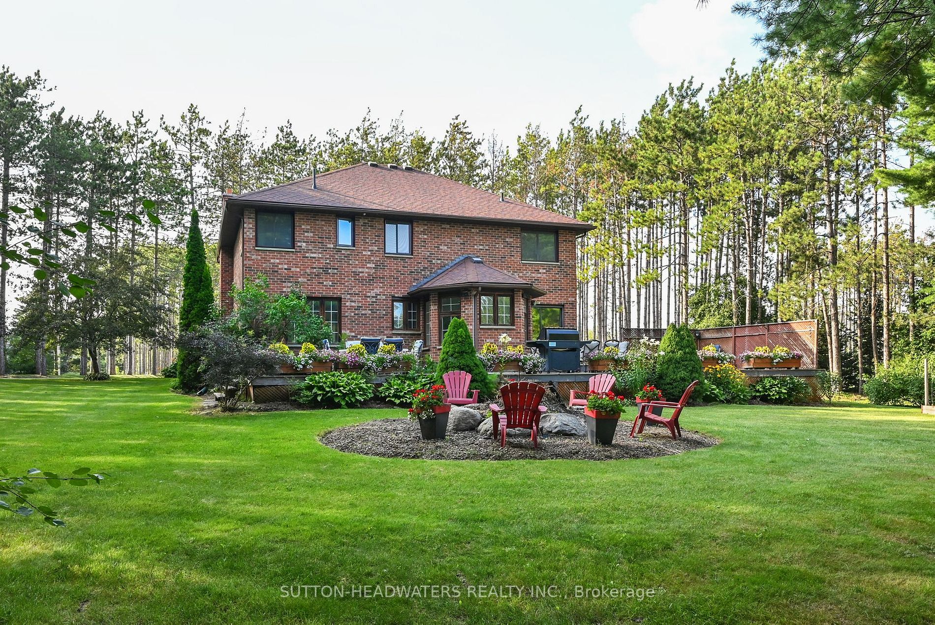 4 Pine Ridge Rd