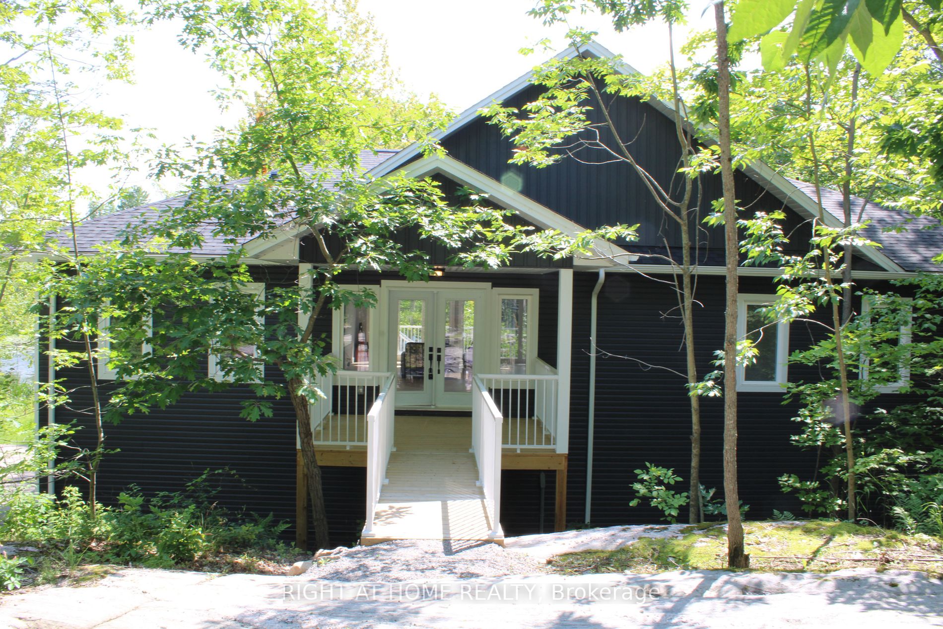 187 Lakeview Dr