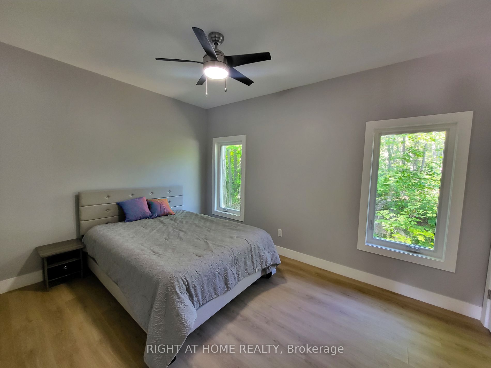 187 Lakeview Dr