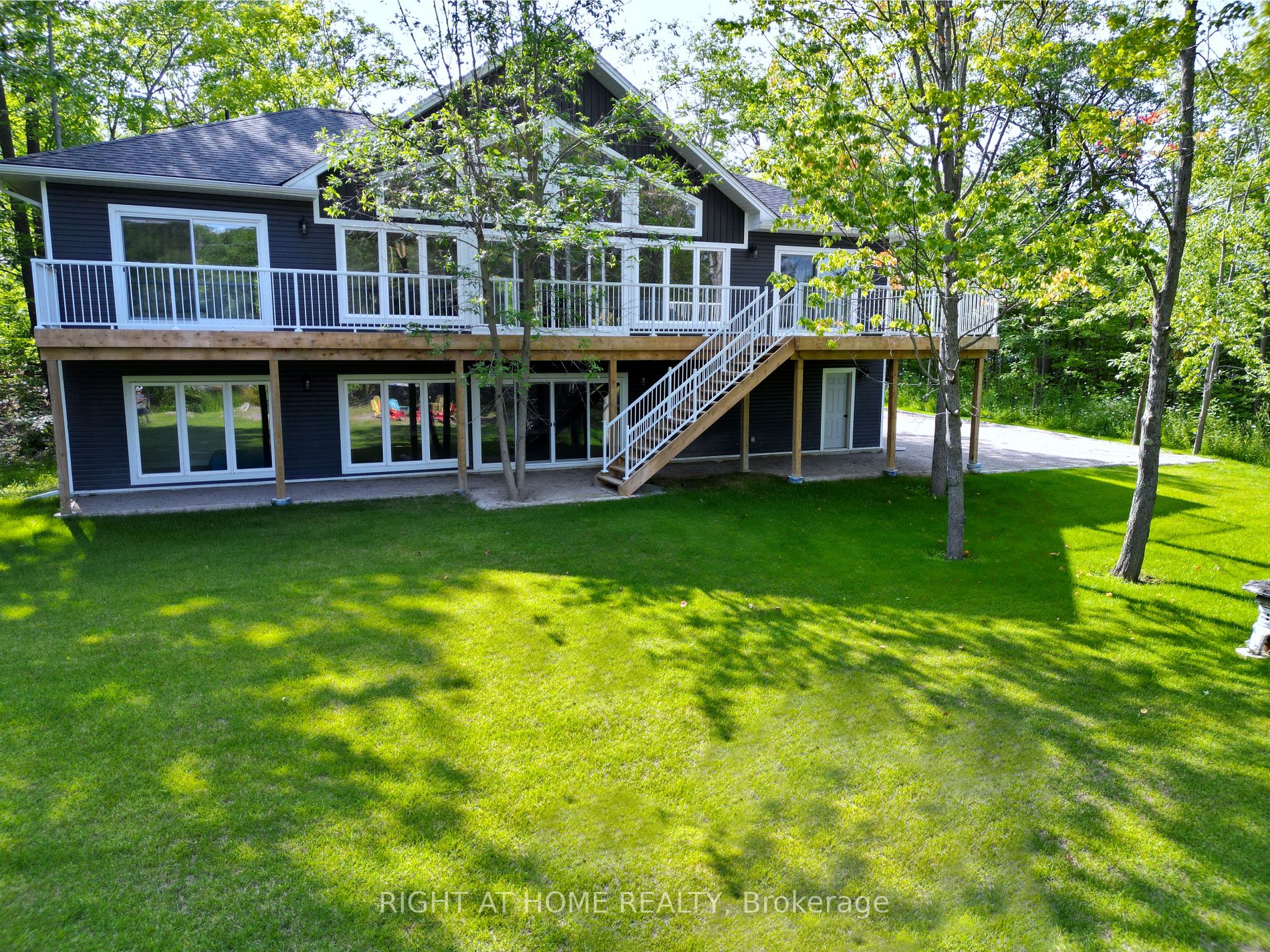 187 Lakeview Dr