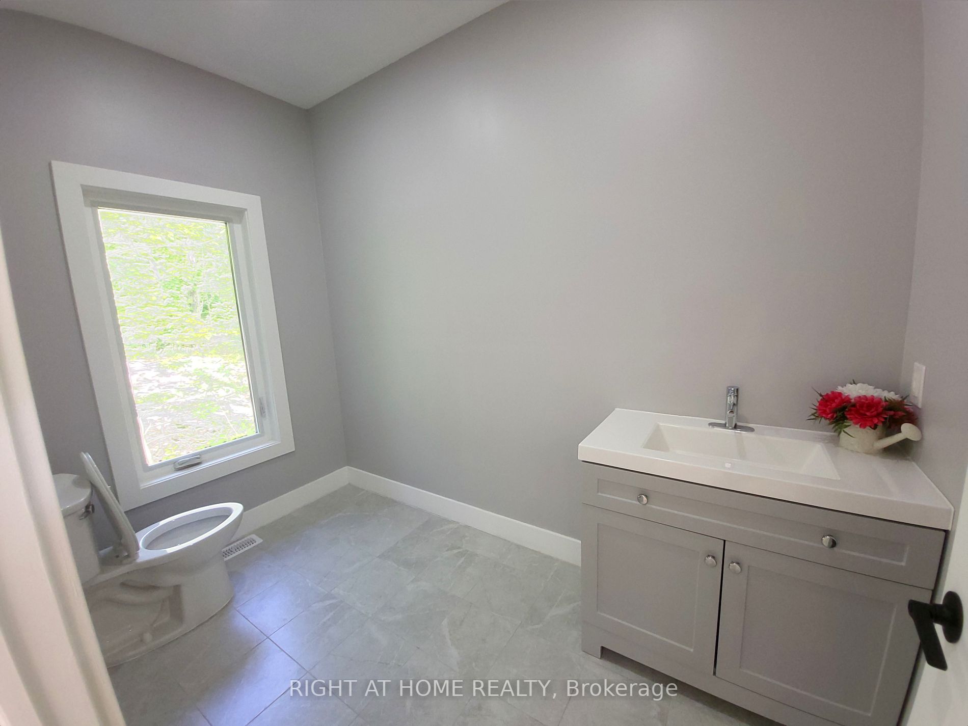 187 Lakeview Dr