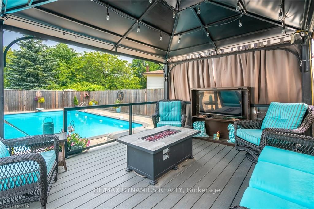 306 Lakeshore Rd