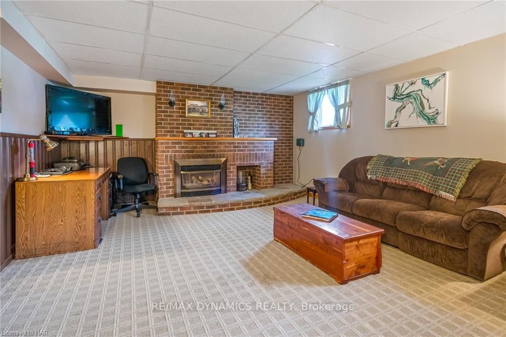 306 Lakeshore Rd