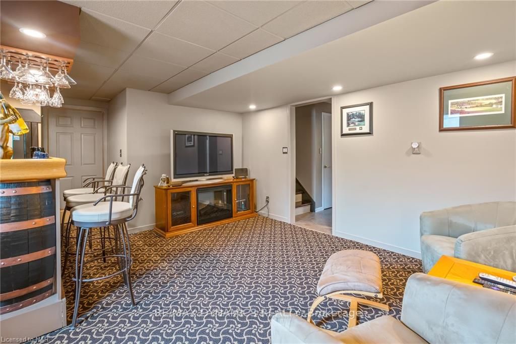 306 Lakeshore Rd