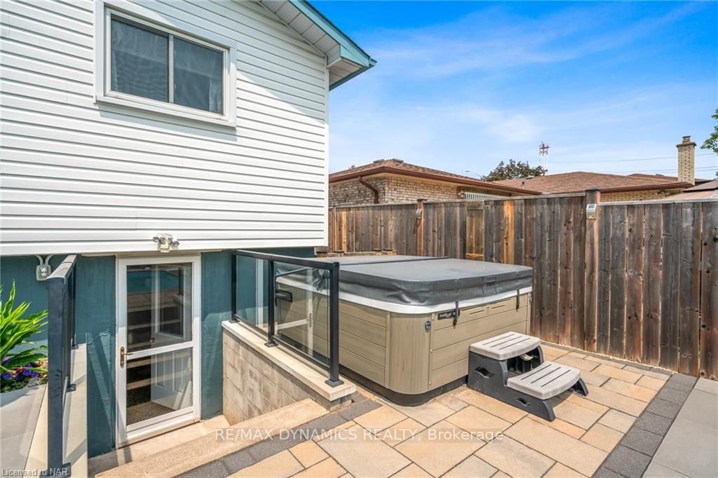 306 Lakeshore Rd