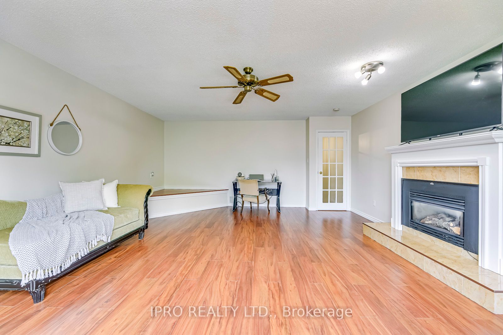 50 Merritt Cres