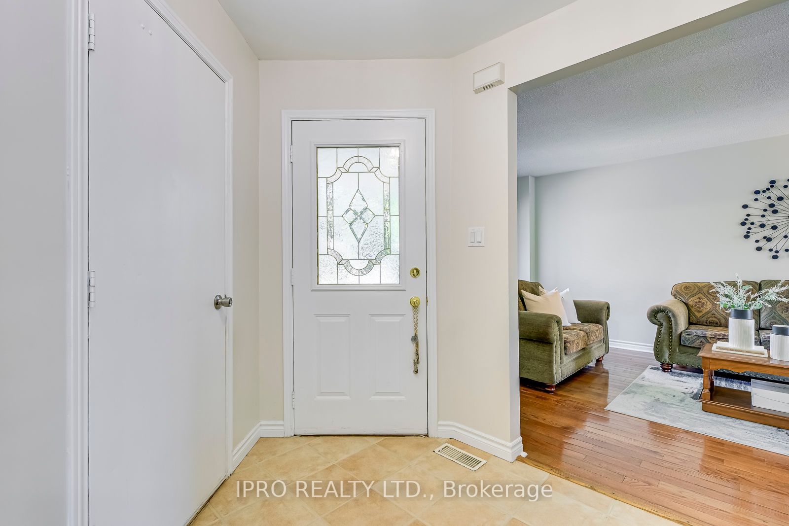 50 Merritt Cres