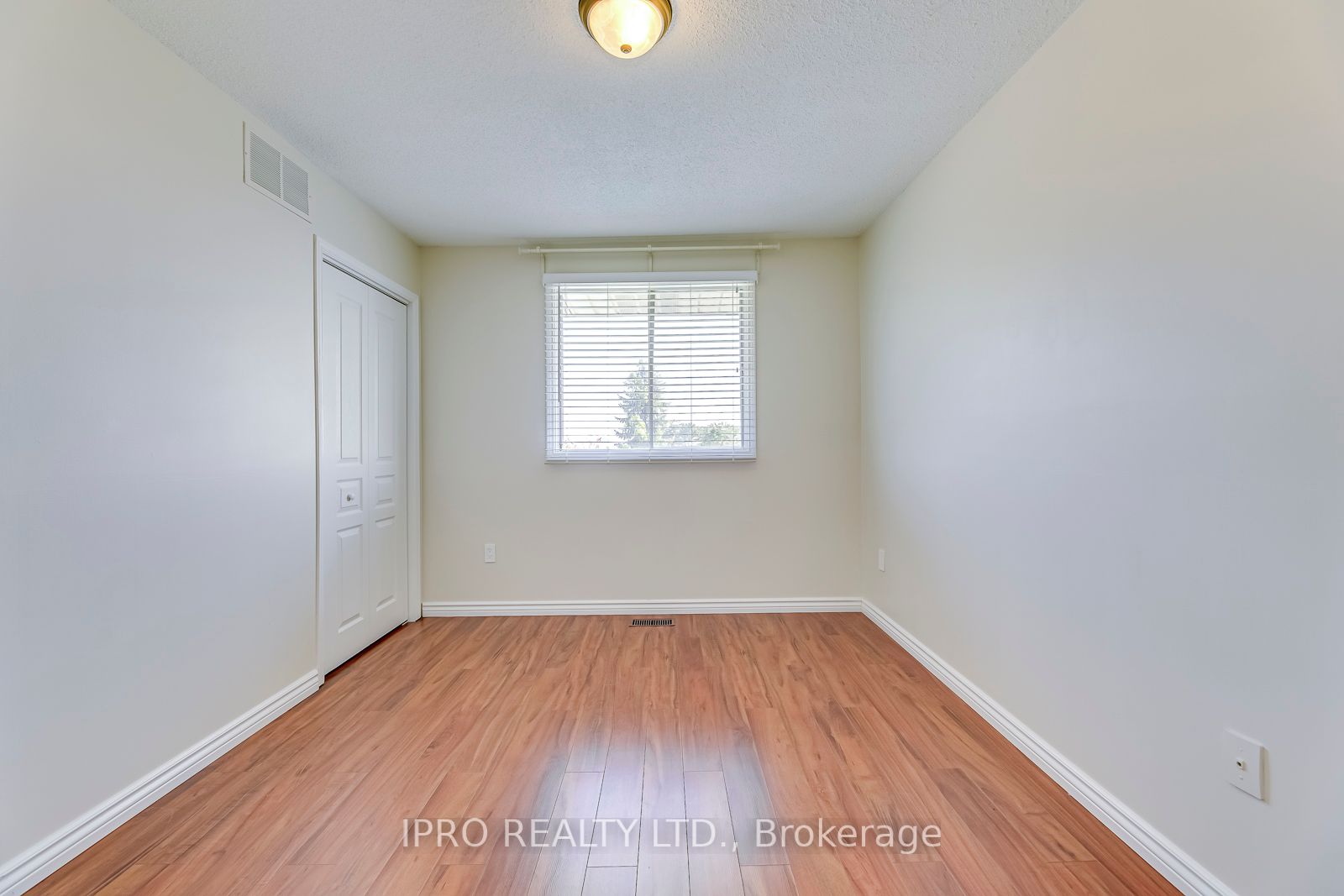 50 Merritt Cres