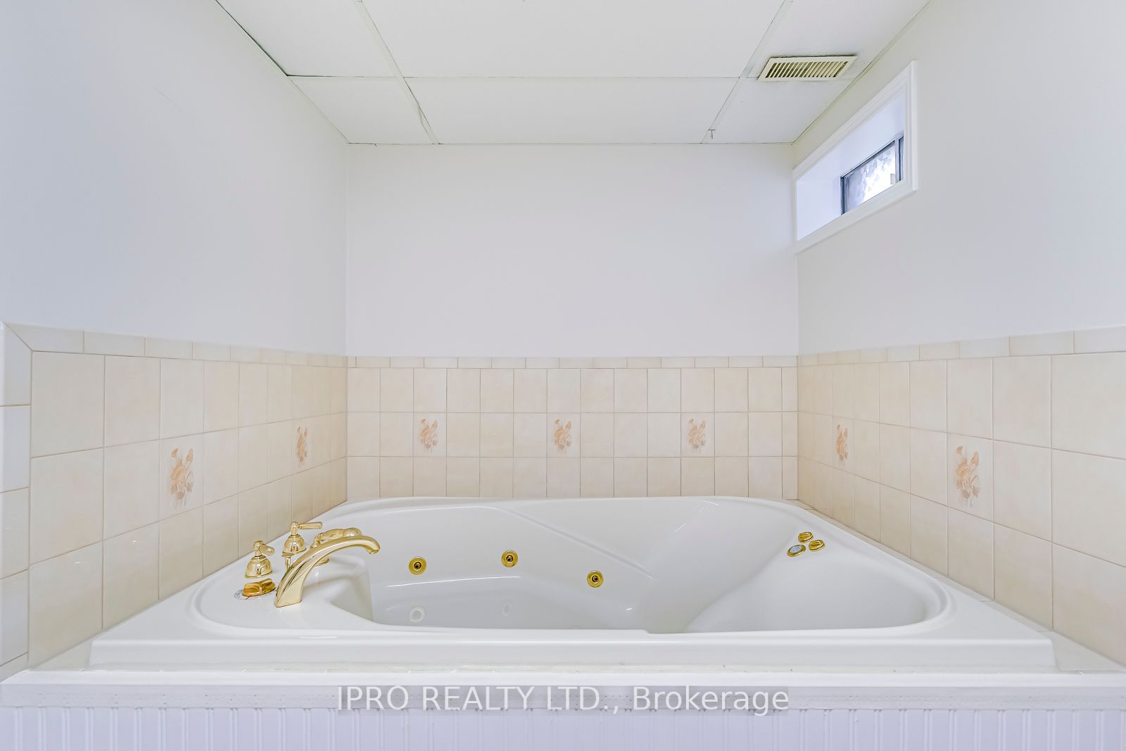 50 Merritt Cres