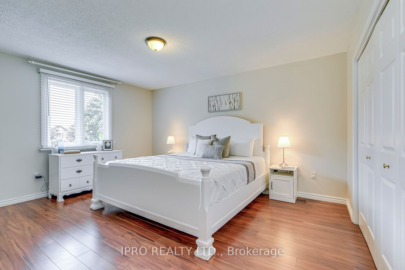 50 Merritt Cres