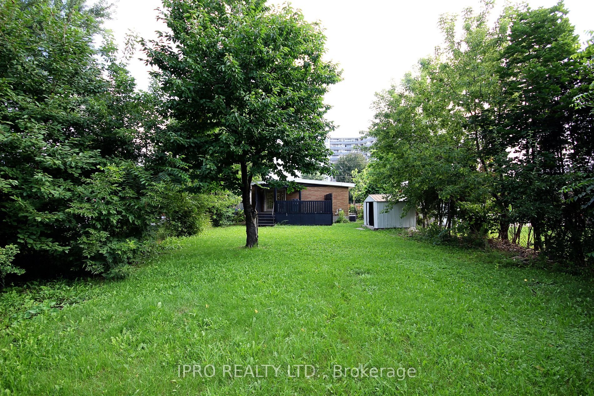 160 Luscombe St